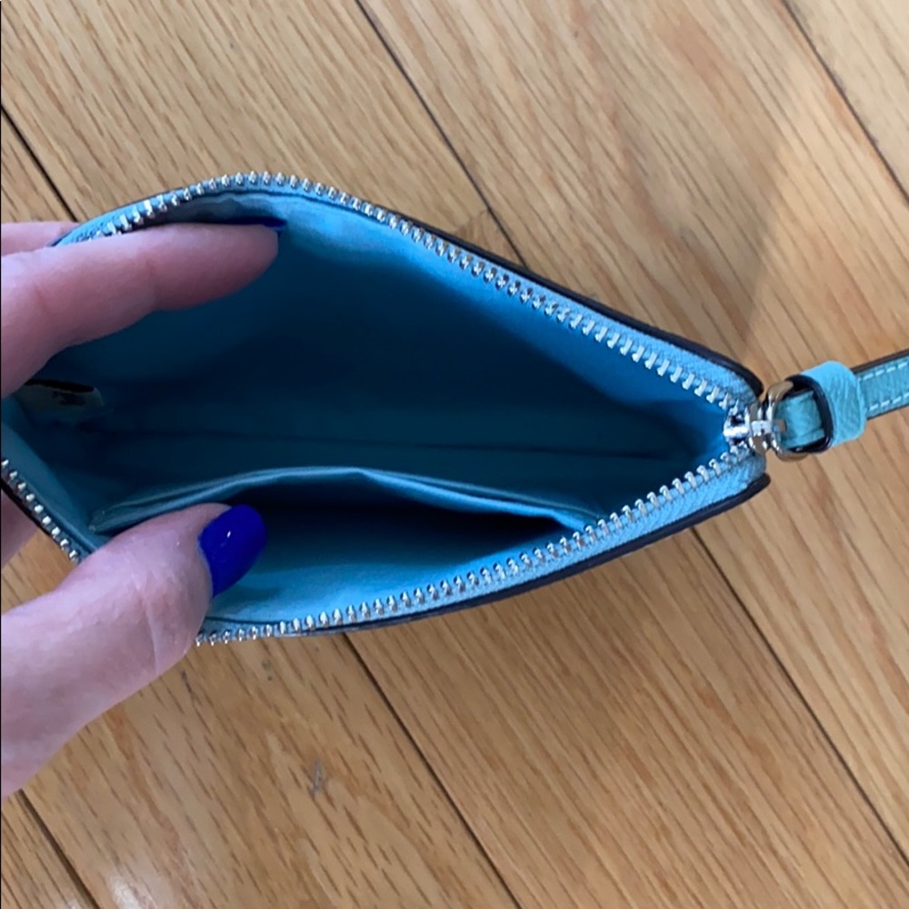 Coach Wristlet, like new - Picture 3 of 4